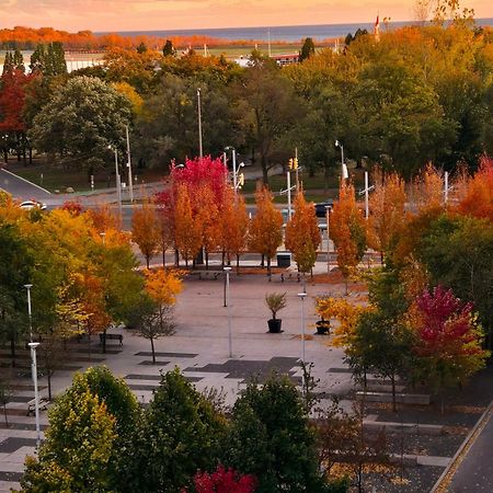 Lakeview Condo In Downtown With Free Parking. Торонто Екстер'єр фото