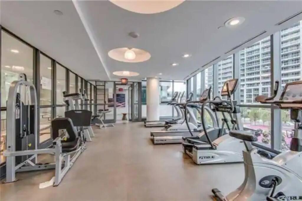 Lakeview Condo In Downtown With Free Parking. Торонто Екстер'єр фото